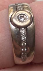 Gouden ring met briljanten, Sieraden, Tassen en Uiterlijk, Ringen, Gebruikt, Ophalen of Verzenden, 17 tot 18, Met edelsteen