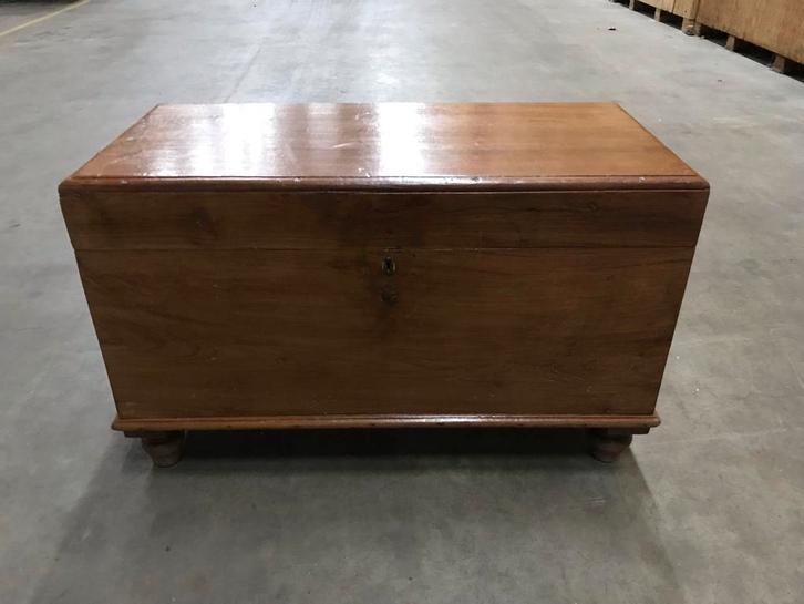 Antieke Spaanse Dekenkist - Massief Hout - Zeer Goede Staat, Huis en Inrichting, Woonaccessoires | Kisten, Zo goed als nieuw, 50 tot 75 cm