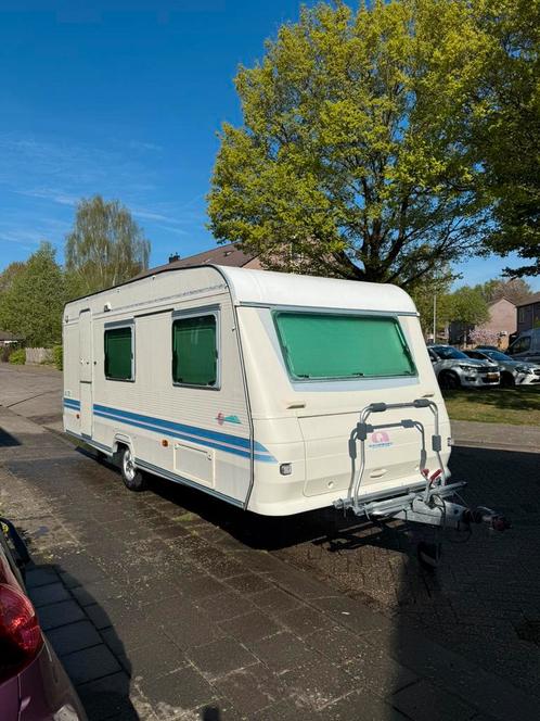 Adria Unica 502dk stapelbed., Caravans en Kamperen, Caravans, Particulier, tot en met 5, 750 - 1000 kg, Treinzit, Adria, Dwars-stapelbed