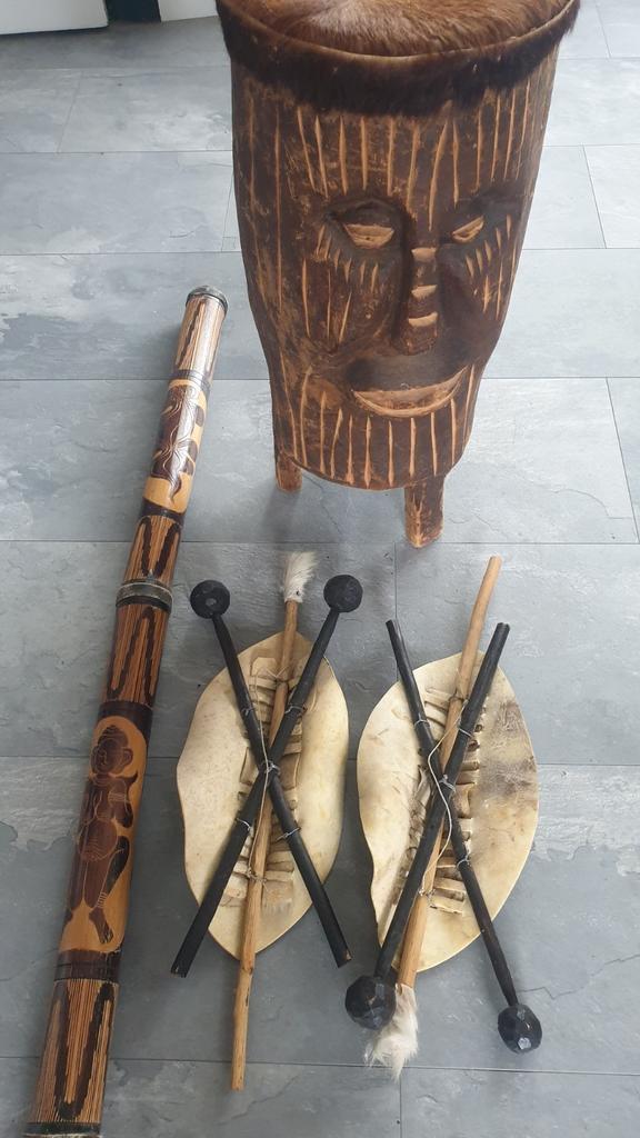 oude afrikaanse trommel, muur aankleding  / djembé, spullen, Muziek en Instrumenten, Percussie, Gebruikt, Trommel, Ophalen of Verzenden