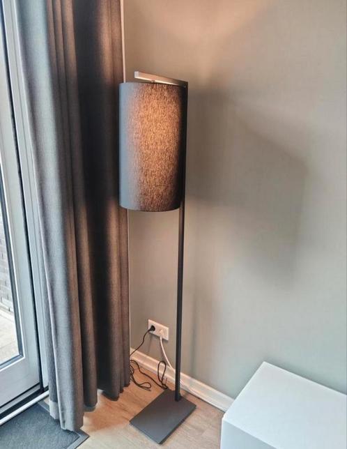 Boston It's about RoMi Boston Vloerlamp zwart - lampenkap 45, Huis en Inrichting, Lampen | Vloerlampen, Nieuw, 150 tot 200 cm