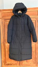 Warme zwarte lange winterjas van Anytime, maat 42. IZGST!, Kleding | Dames, Ophalen of Verzenden, Zo goed als nieuw