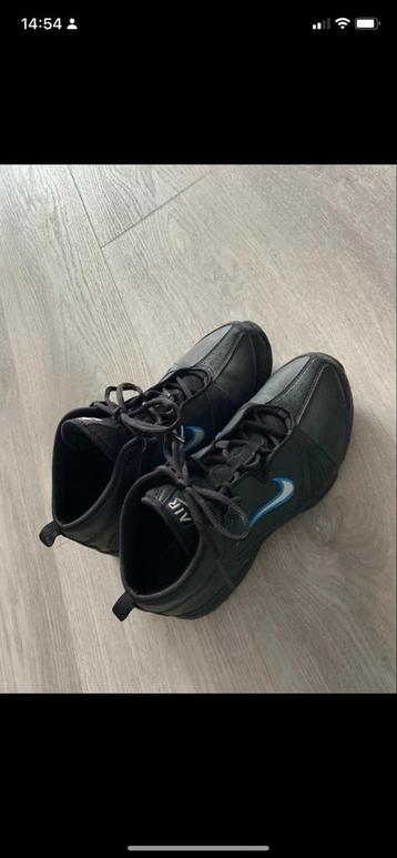 Nike Sneakers - Maat 41 beschikbaar voor biedingen