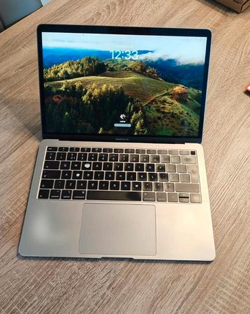 Macbook Air Retina, 13-inch 2019
 beschikbaar voor biedingen