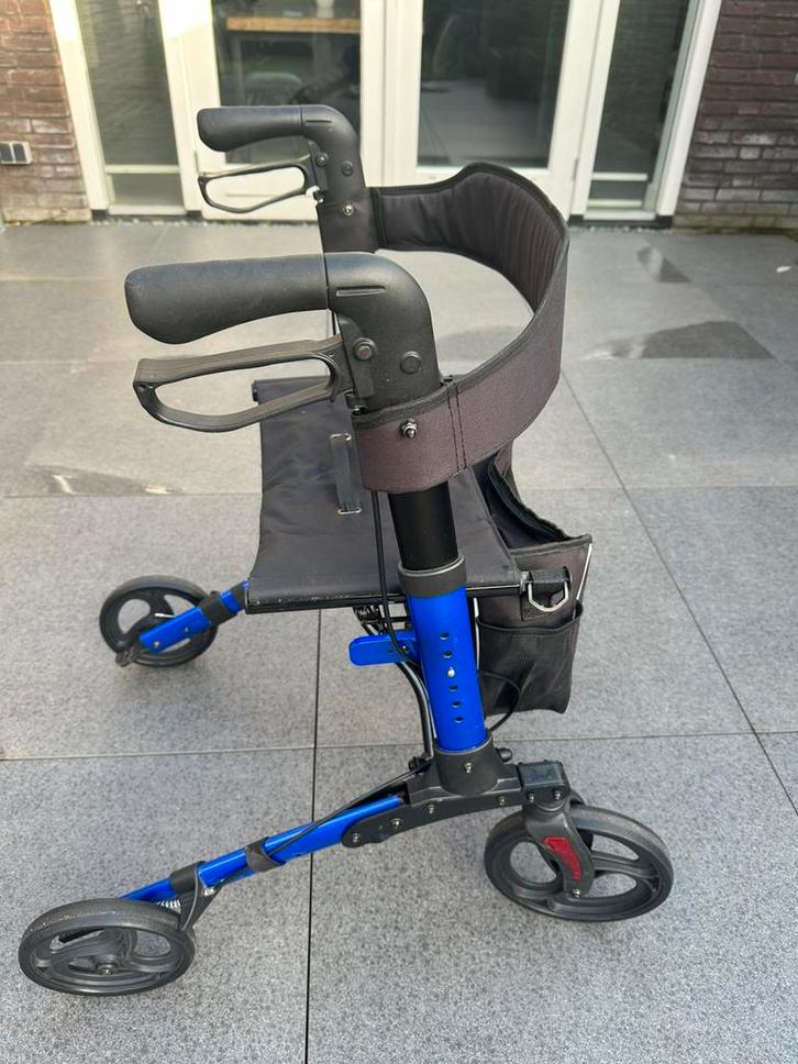 Mooi design rollator, Diversen, Rollators, Zo goed als nieuw, Lichtgewicht, Opvouwbaar, Ophalen