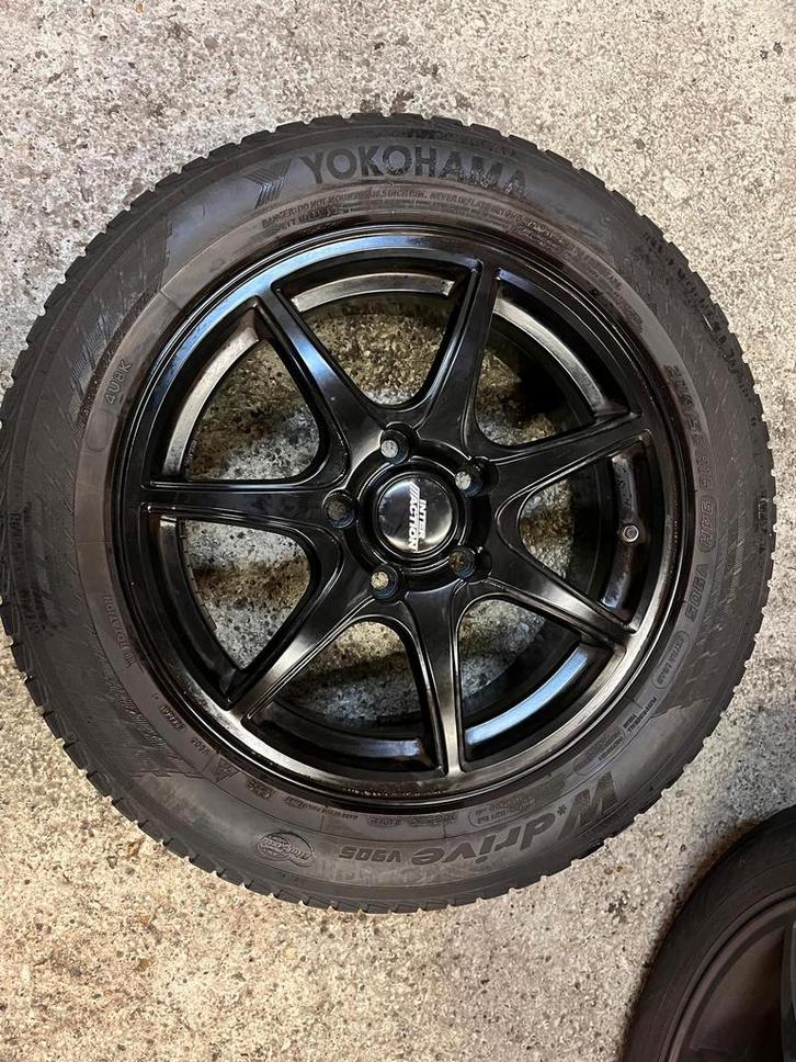 Winterwielen merk Yokohoma maat 205/55/R16, Auto-onderdelen, Banden en Velgen, Banden en Velgen, Winterbanden, 16 inch, 205 mm