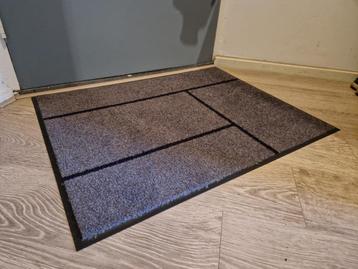 Nette deurmat 70x90 beschikbaar voor biedingen