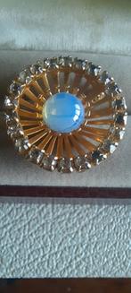 Vintage broche met maansteen en Swarovski kristal, Ophalen of Verzenden, Overige materialen, Broche, Met edelsteen