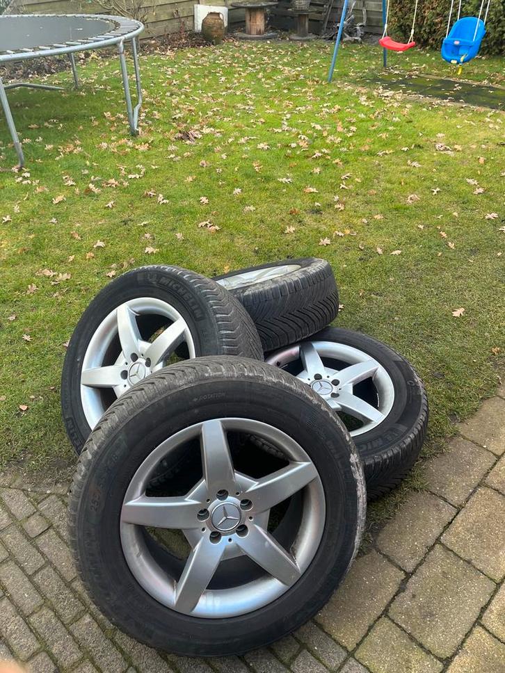 Mercedes Velgen met All-Season Banden 255/55 R18, Auto-onderdelen, Banden en Velgen, Banden en Velgen, All Season, 18 inch, 255 mm