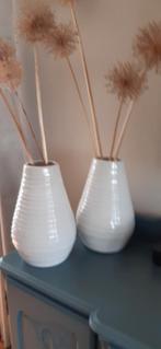 Te koop 2 Grote mooie witte vazen als  nieuw, Huis en Inrichting, Woonaccessoires | Vazen, Wit, Aardewerk of Porselein, Ophalen of Verzenden