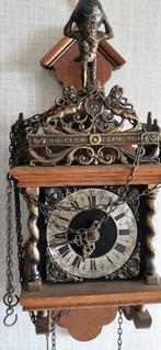 Oude klok met ballen. Werkt gewoon maar staat een tijd stil., Antiek en Kunst, Antiek | Klokken, Ophalen