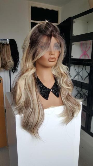 Basic Lace Pruik: Uitgroei/Bruin en Blond gemixt, slag  beschikbaar voor biedingen