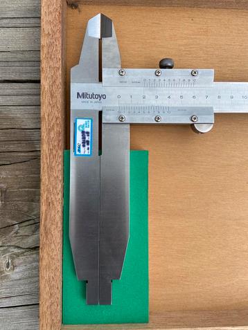 Mitutoyo Schuifmaat 533 Series 750mm beschikbaar voor biedingen