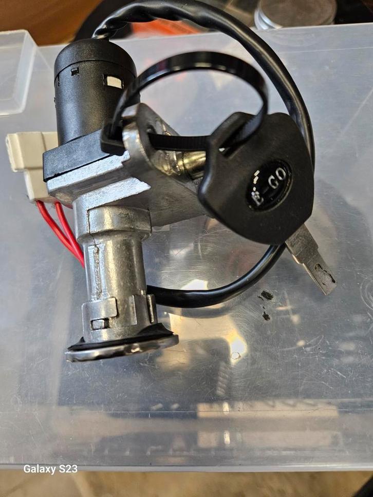 Div contact  sloten, Fietsen en Brommers, Brommeronderdelen | Algemeen, Nieuw, Carburateur, Ophalen of Verzenden