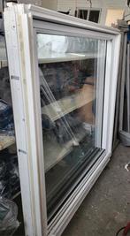 Velux houten dakraam GGL UK08 134x140, Doe-het-zelf en Verbouw, Glas en Ramen, Ophalen, Gebruikt, 120 tot 160 cm, 120 tot 160 cm