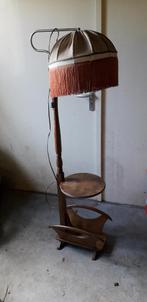 Staande schemerlamp met krantenbak Antiek brocante vintage, Ophalen of Verzenden