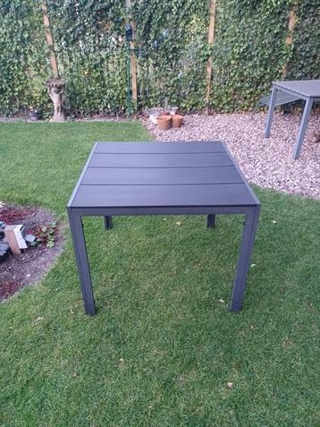 Tuintafel, 90x90x74cm, aluminium/kunsthout beschikbaar voor biedingen