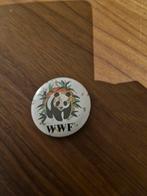 B 180 WWF Panda Button/Speldje, Verzamelen, Ophalen of Verzenden, Gebruikt, Dier of Natuur, Button