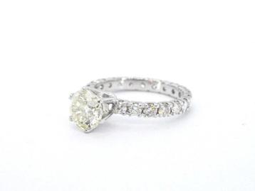 Witgouden alliance ring in solitaire zetting met natuurlijke beschikbaar voor biedingen