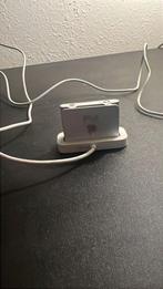 iPod shuffle grijs compleet met lader, Ophalen of Verzenden, Zo goed als nieuw, Shuffle