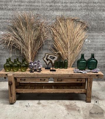 Werkbank ideaal televisiemeubel hoogte 76 cm lengte 250 cm  beschikbaar voor biedingen