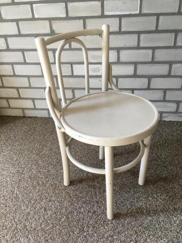 Stoel (keuken) beschikbaar voor biedingen