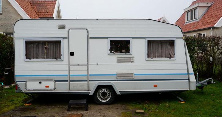 Knaus, Caravans en Kamperen, Caravans, Particulier, tot en met 4, 750 - 1000 kg, Standaardzit, Knaus, Omvormbare zithoek, 5 tot 6 meter