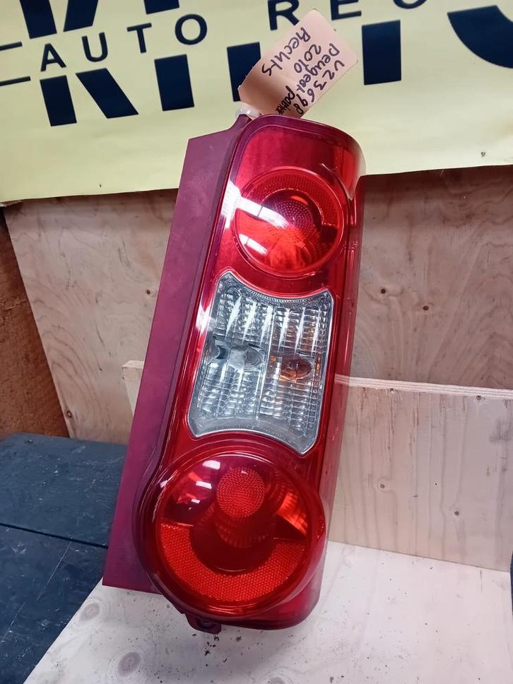 Rechter achterlicht voor een Peugeot Partner bj.2010, Auto diversen, Overige Auto diversen, Ophalen of Verzenden