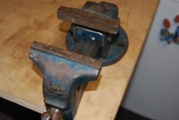 Orgineele MATADOR JUNIOR industrieel stalen bankschroef . beschikbaar voor biedingen