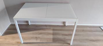 Ingenieuze uitschuifbare eettafel voor 4-6 personen beschikbaar voor biedingen