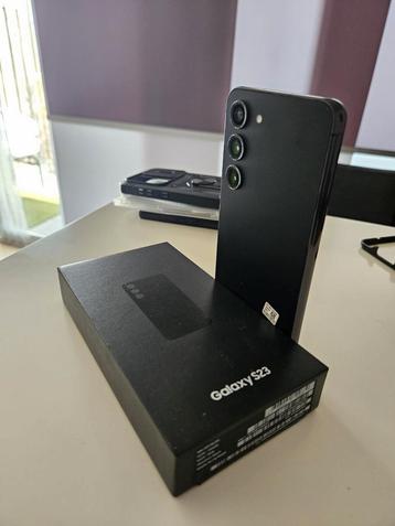 Smartphone Samsung S23, 256 Gb. beschikbaar voor biedingen