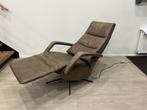 Hartog Sta-op Relaxfauteuil M Taupe Leer 3 motoren Stervoet, Verzenden, Zo goed als nieuw, Leer, Minder dan 50 cm