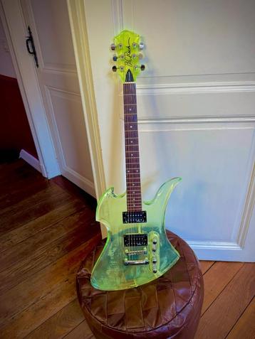 BC Rich Mockingbird Acrylic beschikbaar voor biedingen