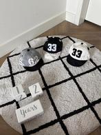 Heel goed 3x zwart wit grijs kinder baby pet 1-2 jaar stoer, Ophalen of Verzenden, Zo goed als nieuw, Jongen of Meisje, Pet