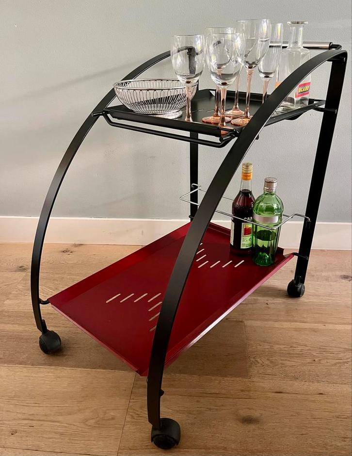 Postmoderne Barkar/Trolley - Rood & Zwart metaal, Huis en Inrichting, Tafelonderdelen, Gebruikt, Tafelblad, Minder dan 50 cm, 50 tot 100 cm