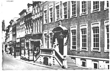 964135	Breda	Stadhuis	1968		Gelopen met postzegel            beschikbaar voor biedingen