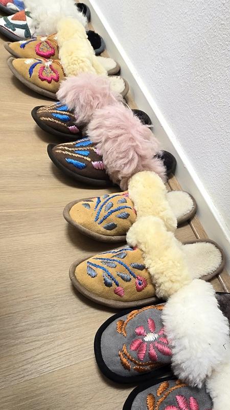 Partij Afghaanse sloffen - pantoffels - groothandel, Kleding | Dames, Schoenen, Nieuw, Pantoffels of Sloffen, Ophalen of Verzenden