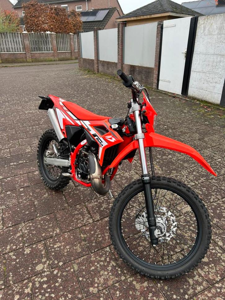 50cc beta schakelaarbrommer, Fietsen en Brommers, Brommers | Crossbrommers, Zo goed als nieuw, Overige merken, Ophalen of Verzenden
