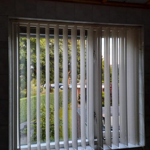 Te koop: prima lamellen, bv voor een badkamer

Afmetingen:
C, Huis en Inrichting, Stoffering | Gordijnen en Lamellen, Gebruikt