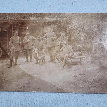 Historischw foto met soldatenstempel beschikbaar voor biedingen