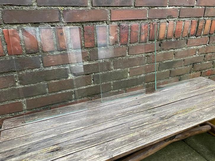 Glazen planken Ikea kast, Huis en Inrichting, Kasten | Vitrinekasten, Zo goed als nieuw, Minder dan 100 cm, Minder dan 50 cm, 25 tot 50 cm