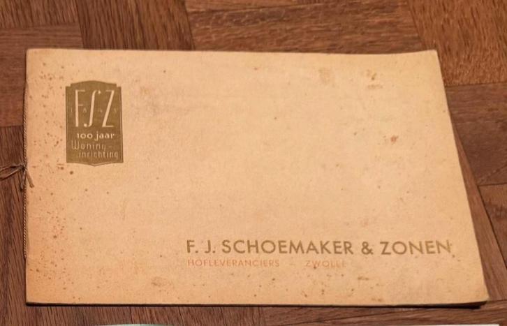 folder 1943 100 jaar Schoemaker Woninginrichting Zwolle, Boeken, Catalogussen en Folders, Gelezen, Folder, Ophalen of Verzenden