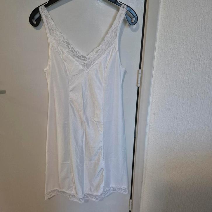 Witte Onderjurk - Maat M - Zo Goed Als Nieuw!, Kleding | Dames, Ondergoed en Lingerie, Ophalen of Verzenden