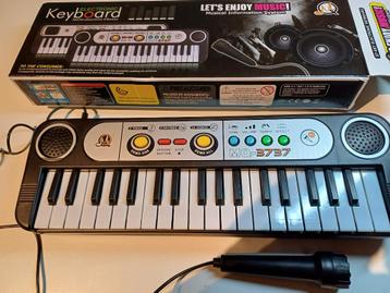 Pianotoetsenbord voor kinderen beschikbaar voor biedingen