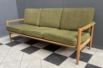 60 jaren Polen set fauteuils of bank originele groene stof beschikbaar voor biedingen
