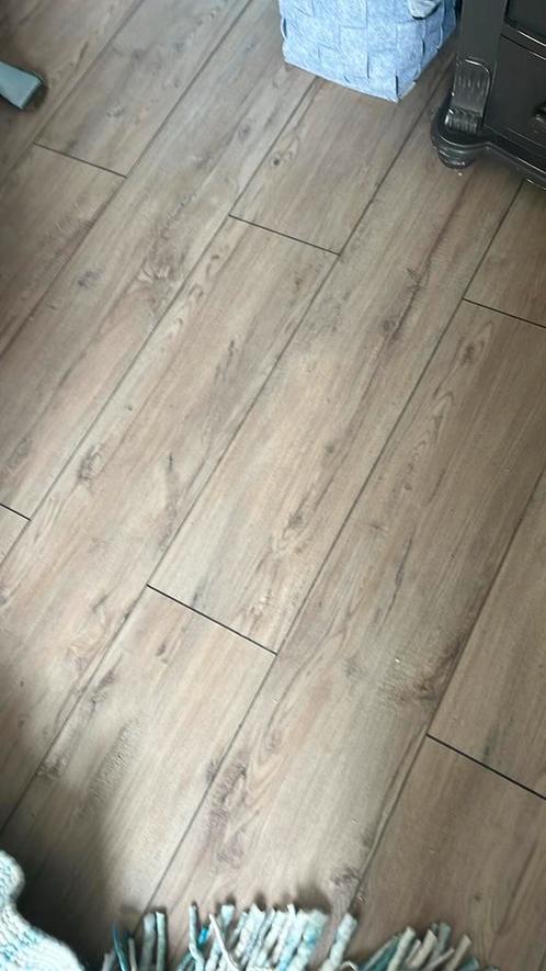 Laminaat vloer gebruikt  4 jaar oud 70 m2 minimaal, Doe-het-zelf en Verbouw, Vloerdelen en Plavuizen, Zo goed als nieuw, Laminaat