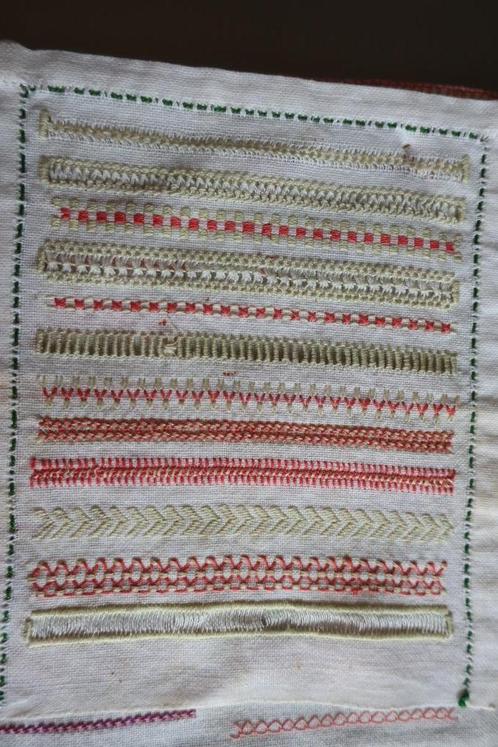 ANTIEKE SCHOOL BORDUURLAPJES - STOFVERSIEREN 1920, Antiek en Kunst, Antiek | Kleden en Textiel, Ophalen of Verzenden