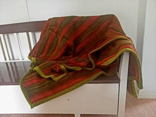 Gave dralon plaid of deken in oranjebruin en groen, Huis en Inrichting, Woonaccessoires | Plaids en Woondekens, Gebruikt, Ophalen of Verzenden
