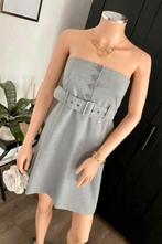 WATCHER jurkje maat 34/XS - strapless - lichtgrijs - riem, Kleding | Dames, Jurken, Ophalen of Verzenden, Zo goed als nieuw, Maat 34 (XS) of kleiner