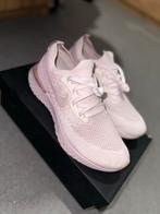 Nike Epic React Flyknit 42,5 - Pearl/Pink - Unisex, Ophalen of Verzenden, Nieuw, Overige kleuren, Sneakers of Gympen